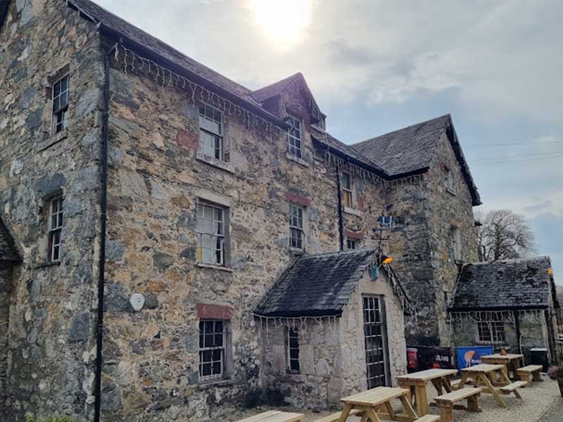 The-Drovers-Inn,-Loch-Lomond The-Drovers-Inn,-Loch-Lomond, Haunted Hotels Scotland